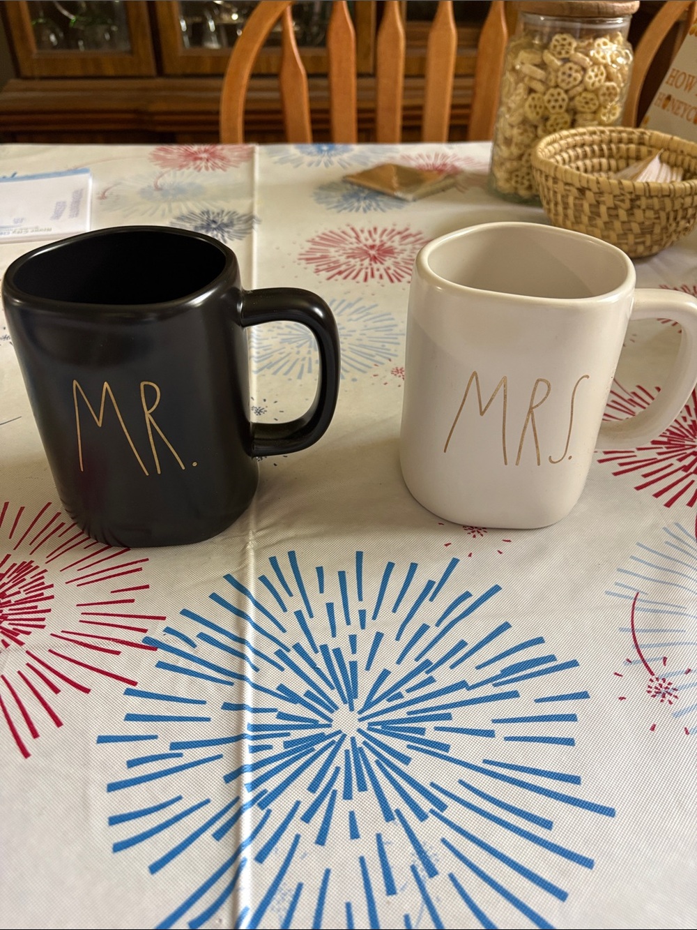 RAE DUNN SET MR AND MRS COFFEE MUGS